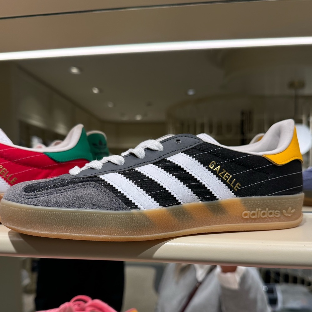 GAZELLES!! NWT and box! Size 40 /81/2 US